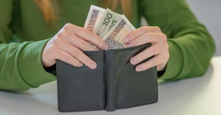 Dzięki tym nawykom wyjdziesz z biedy. Pieniądze zaczną się ciebie trzymać