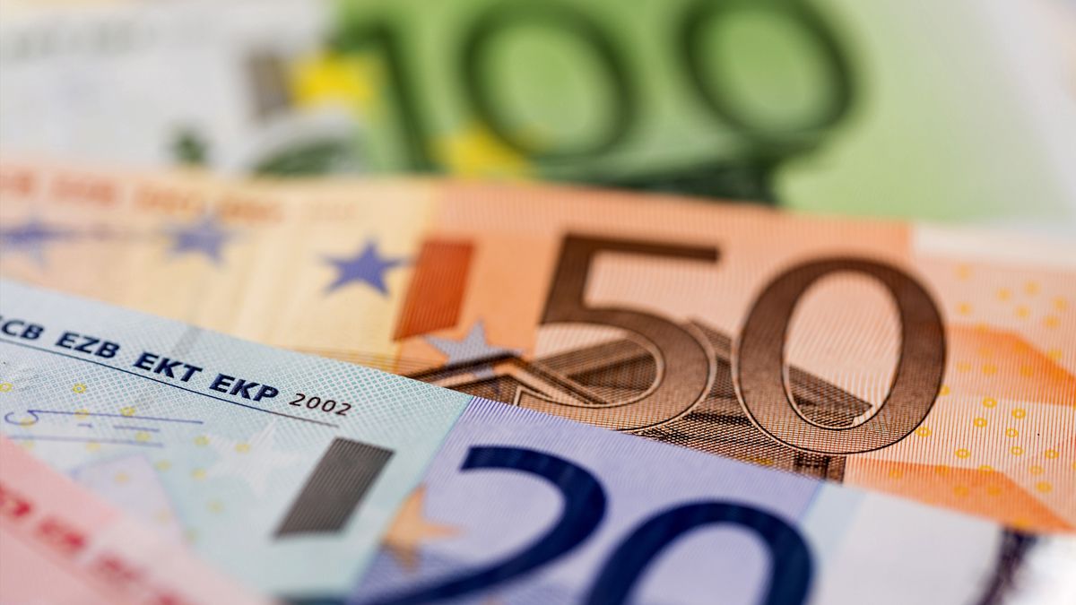 Brakuje wystarczających zobowiązań Polski i Węgier ws. planów odbudowy - stwierdził unijny komisarz ds. gospodarczych.