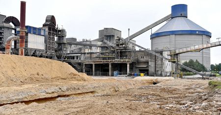 Branża grozi zamykaniem zakładów. Import cementu z Ukrainy wzrósł o 1500 proc.