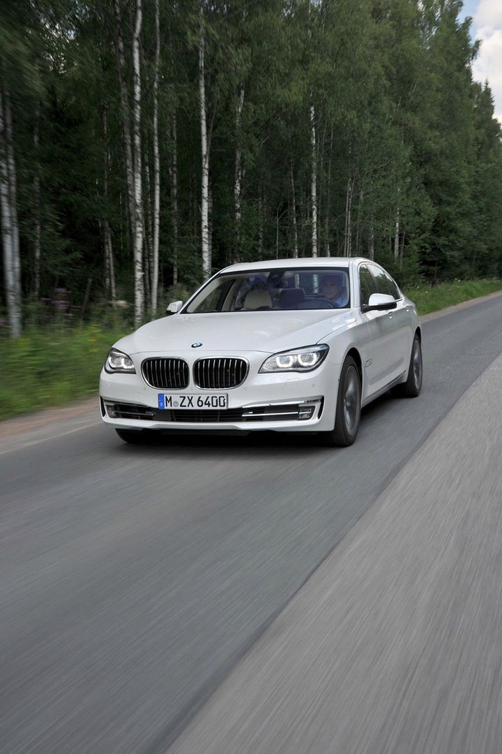 BMW serii 7 na rok 2013 - megagaleria niemieckiego okrętu flagowego 251