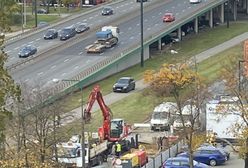 Samochody na chodniku. Powodem może być awaria