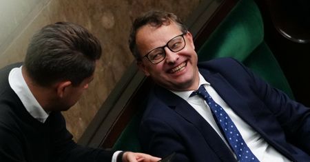 Gdzie jest Romanowski? Może poprosić o azyl