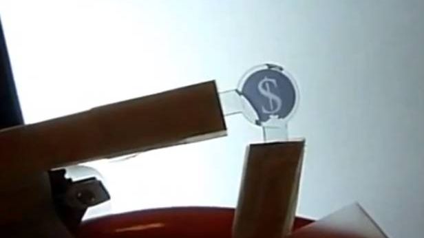 Soczewki kontaktowe z ekranem LCD? Powstała technologia, która to umożliwia 1