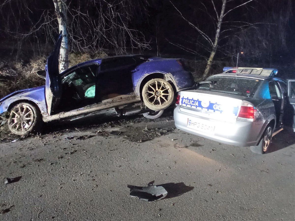 Jechał wprost na policjantów. Padły strzały