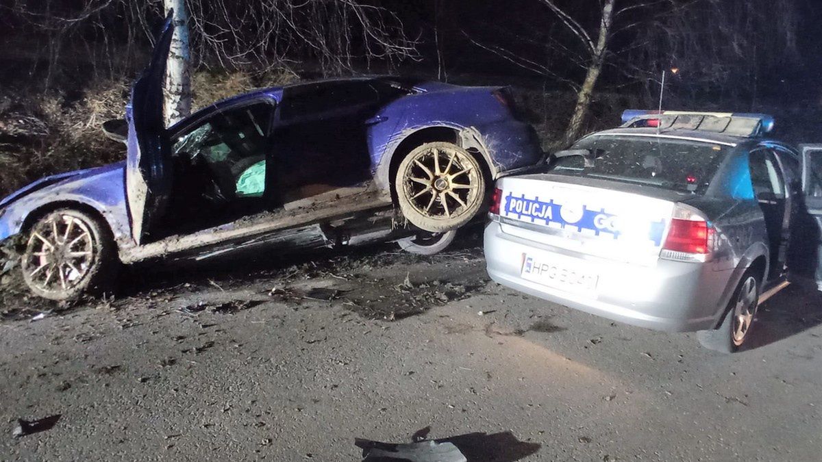 Audi wjechało w radiowóz