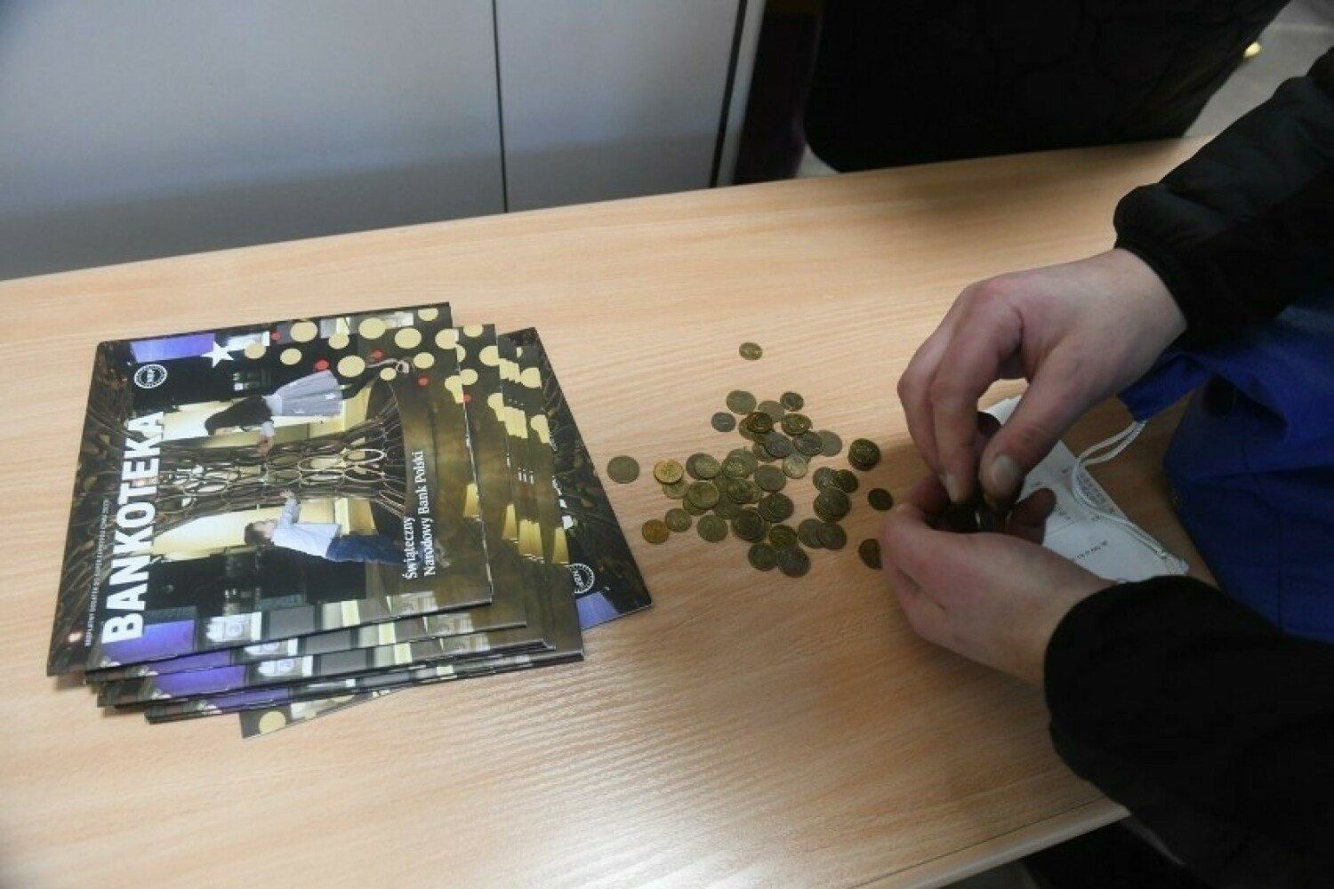 Uszkodzenia do 75% lub przerwanie na mniej niż dziewięć części pozwoli nam na wymianę banknotu w jego pełnej wartości.