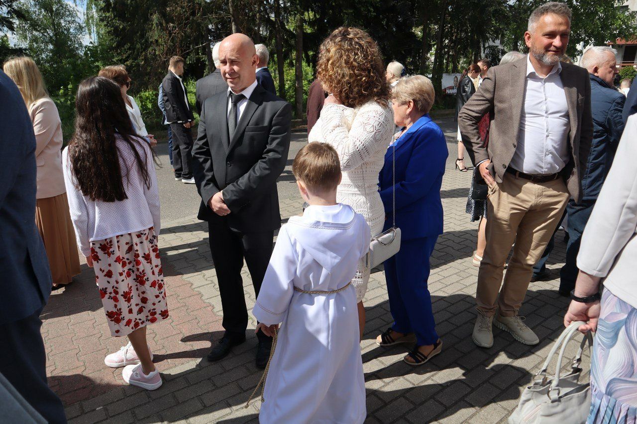 Uroczystość Pierwszej Komunii Świętej w parafii pw. św. Józefa w Lesznie