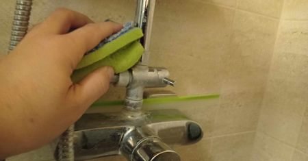 Jak skutecznie usunąć kamień z armatury?