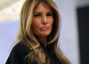 Sprowadziła ich do USA. Kim są rodzice Melanii Trump?