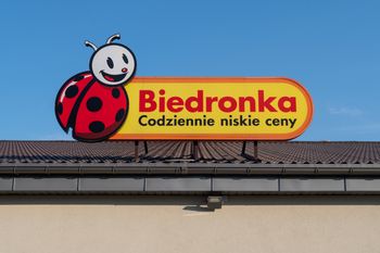 Biedronka od poniedziałku szaleje z promocjami. Na niektóre produkty nawet "5+5 gratis"