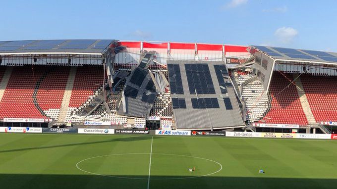 zawalony fragment stadionu AZ Alkmaar