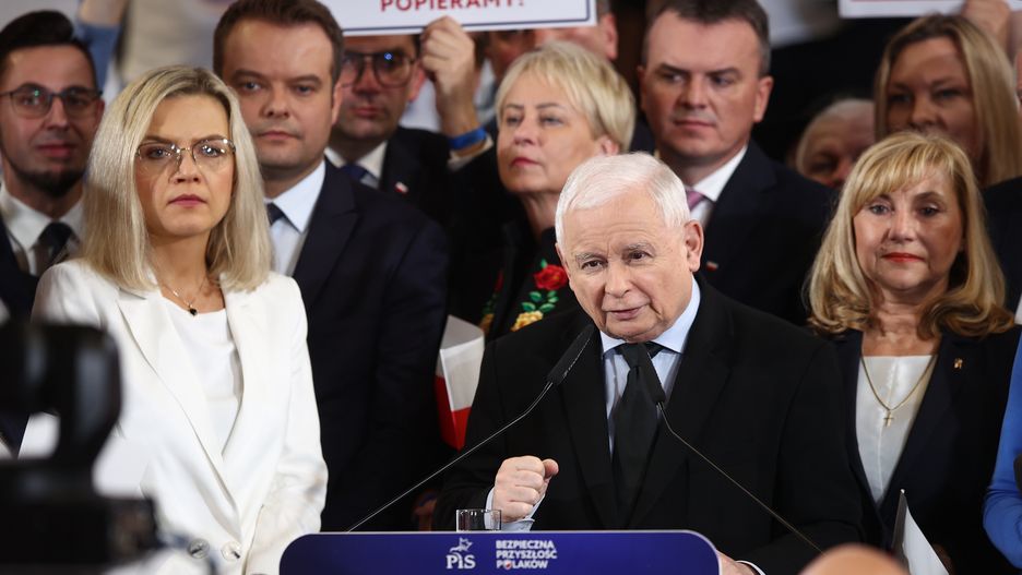 Małgorzata Wassermann przed drugą turą wyborów samorządowych w Krakowie odradziła głosowanie na Łukasza Gibałę, dlatego część PiS zarzuca jej wsparcie kandydata KO Aleksandra Miszalskiego, który zwyciężył