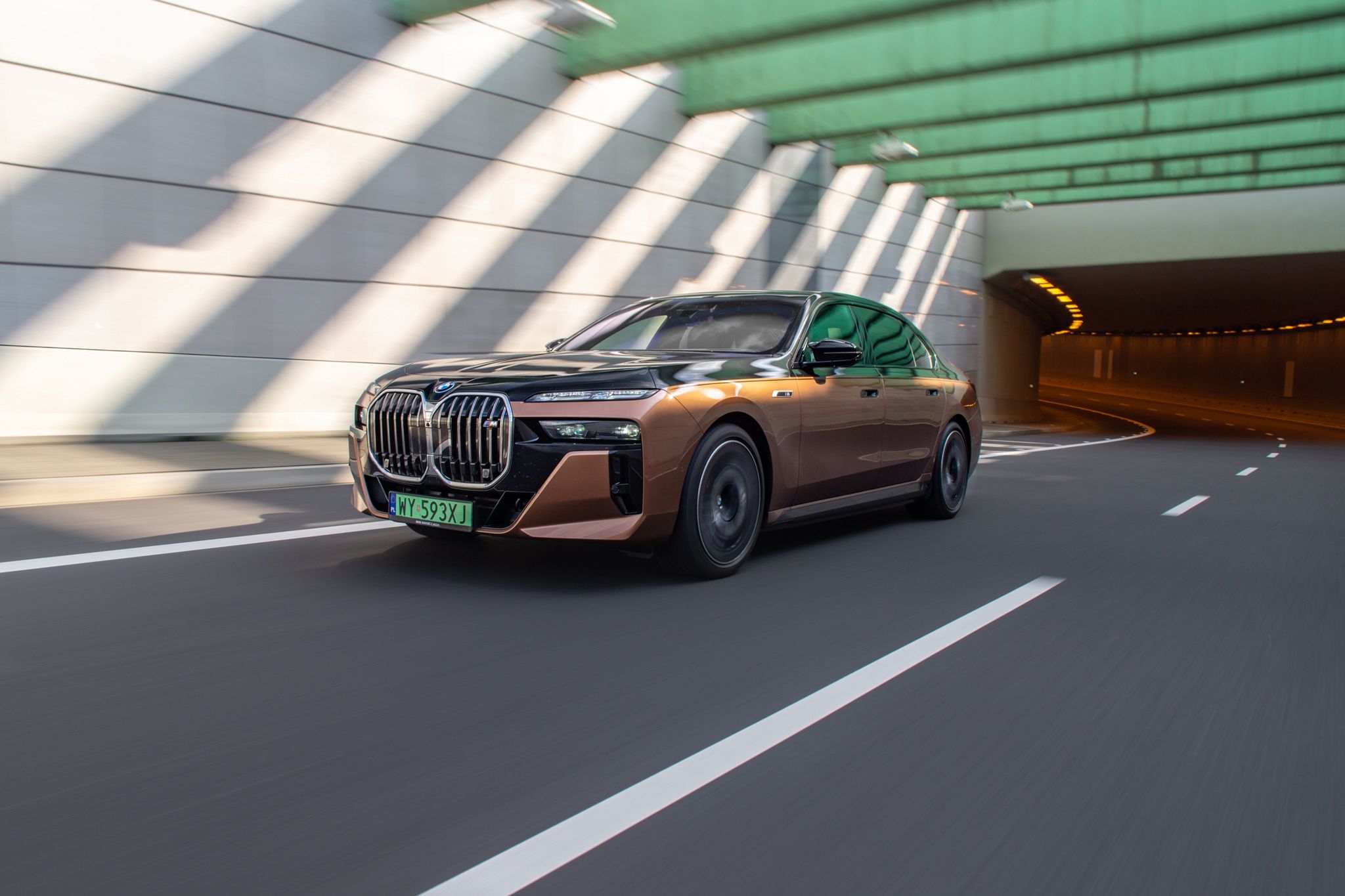 BMW i7 M70