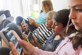 Kolejny kraj bierze się za social media. Chcą zakazu dla dzieci