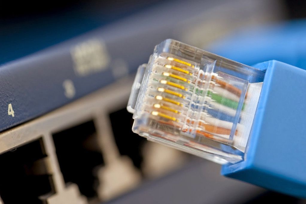 Trywialny atak pozwala na zdalną rekonfigurację ustawień routerów D-Linka