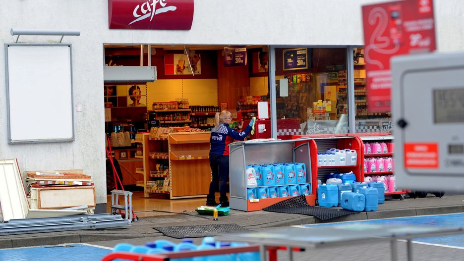 Rymań. 37-latka wjechała w stację benzynową. Teraz usłyszała zarzuty