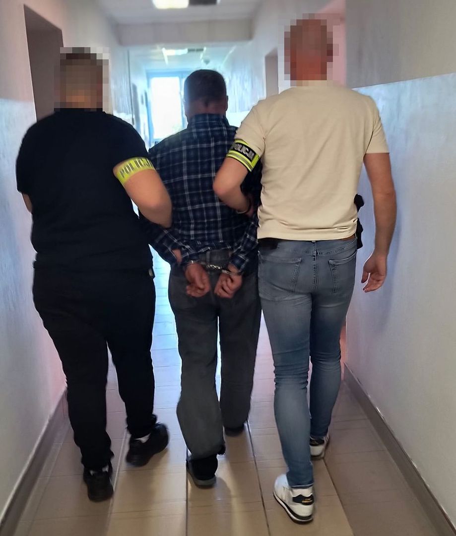 List gończy i siłowe wejście: poszukiwany udawał, że nikogo nie ma w domu