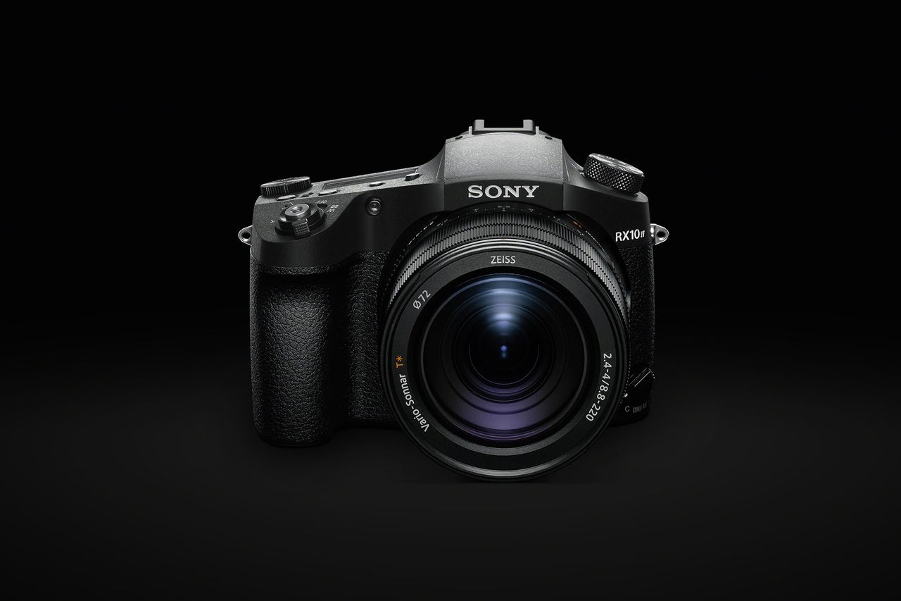 Sony RX10 IV - potężny zoom, szybki AF z detekcją fazy i aż 24 kl./s