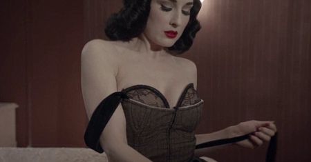 Dita Von Teese NAGRAŁA PIOSENKĘ! (WIDEO)