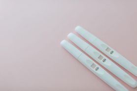 Ile kosztuje test ciążowy – wiarygodność wyniku, domowy test ciążowy, rodzaje testów ciążowych