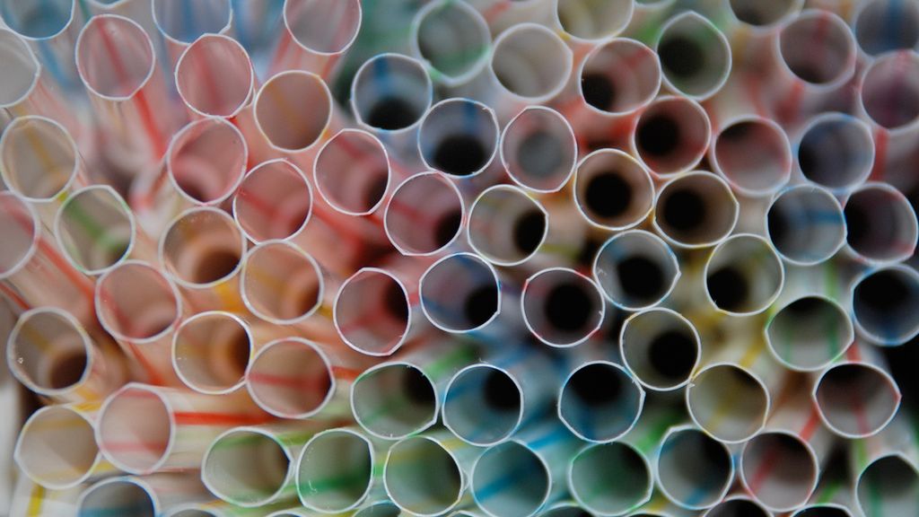 Słomki do napojów zrobione z... [wideo] 1