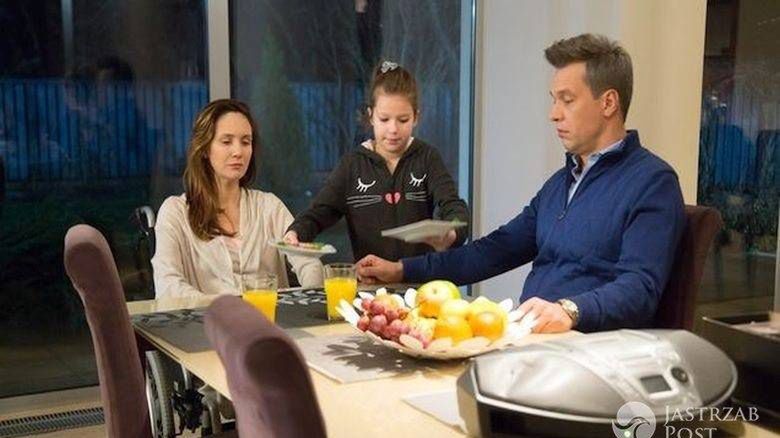 Na dobre i na złe odcinek 628, Falkowicz (Michał Żebrowski), Matylda (Amelia Czaja),Kasia (Ilona Ostrowska) fot: nadobre.tvp.pl