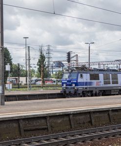 Warszawa. Awaria sieci trakcyjnej. Utrudnienia w kursowaniu pociągów