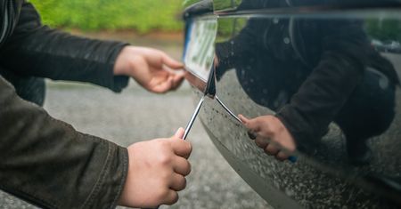 Więzienie za tablice rejestracyjne? Tak, to możliwe. Nowe przepisy