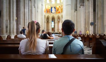 Śmierć podczas mszy. Ksiądz nie przerwał nabożeństwa