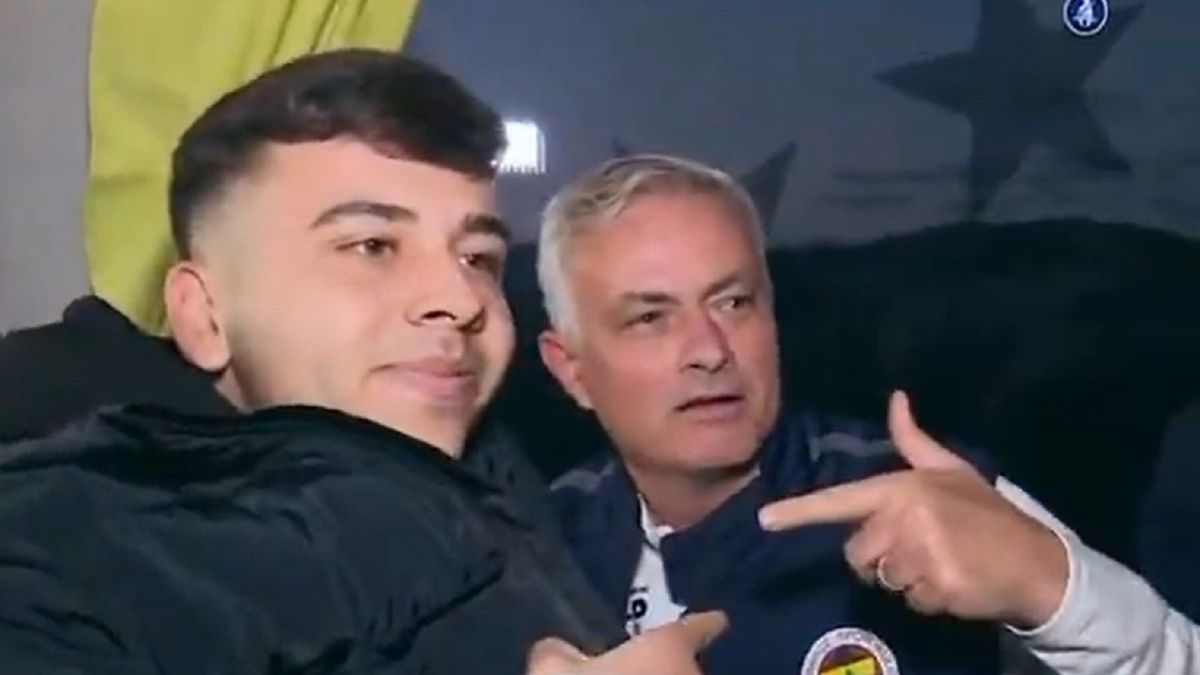 YouTube / Fenerbahce / Na zdjęciu: kibic i Jose Mourinho