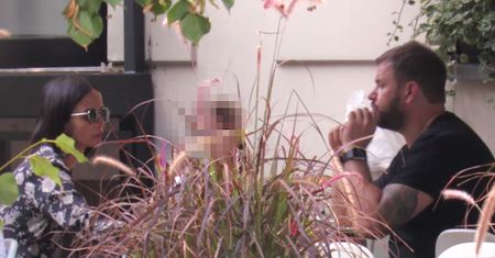 Tomasz Karolak z Violą i dziećmi w restauracji