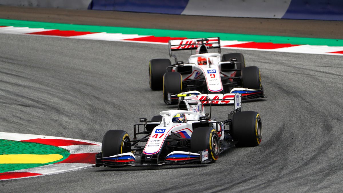 Materiały prasowe / Haas / Na zdjęciu: Mick Schumacher przed Nikitą Mazepinem