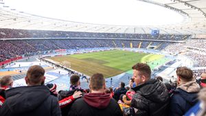 "Na murawie tetris". Internauci wyśmiali Stadion Śląski