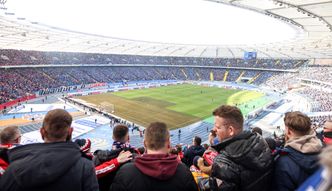 "Na murawie tetris". Internauci wyśmiali Stadion Śląski