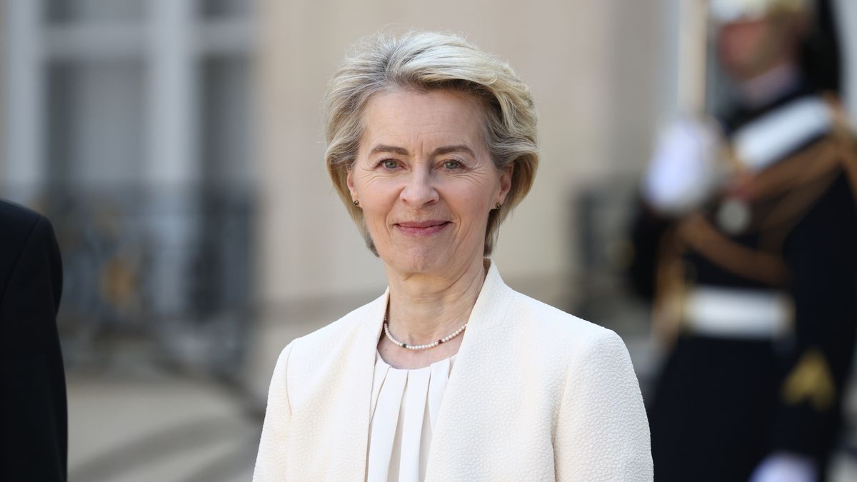 PARIS, FRANCE - MARCH 27:  President of the European Commission Ursula von der Leyen leaves following the 'Coalition Of The Willing' summit in support of Ukraine at Elysee Palace on March 27, 2025 in Paris, France. French President Emmanuel Macron is convening a summit of EU and NATO members from 31 countries to outline additional support for Ukraine, as it continues to defend itself against Russia's full-scale invasion. A primary aim of the summit is to discuss potential peacekeeping measures, including troops on the ground from the so-called "Coalition of the Willing." The summit comes after the United States announced Tuesday that it had brokered a partial ceasefire deal between Russia and Ukraine in the Black Sea. (Photo by Tom Nicholson/Getty Images)