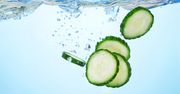 Poznaj niesamowite właściwości wody ogórkowej