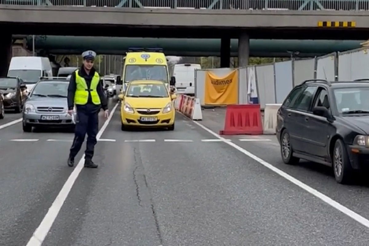 Niespodziewani goście na ulicach Warszawy. Policja musiała wstrzymać ruch