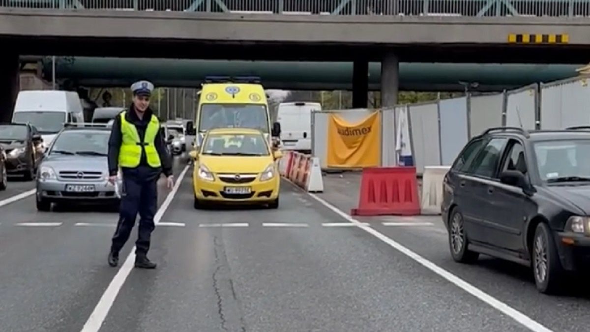 Niespodziewani goście na ulicach Warszawy. Policja musiała wstrzymać ruch