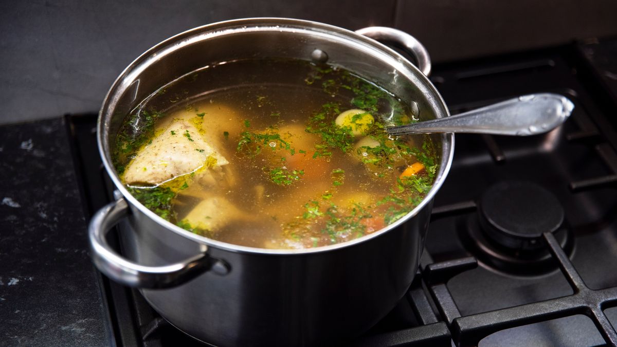 Bulion kolagenowy - jakie ma właściwości? 