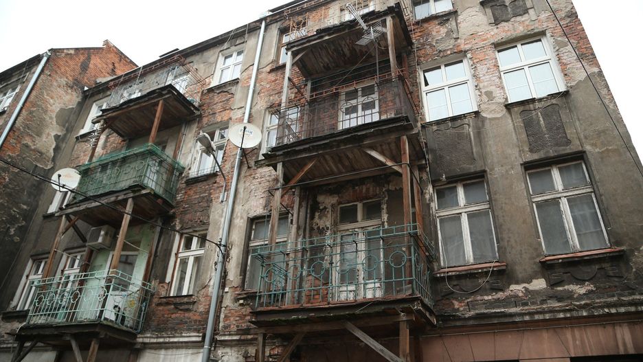 Program remontowy obejmie prawie 200 kamienic i budynków mieszkalnych. Będą nowe elewacje, dachy, klatki schodowe i instalacje. Zobacz, co się zmieni i gdzie zaplanowano prace &gt;&gt;&gt;