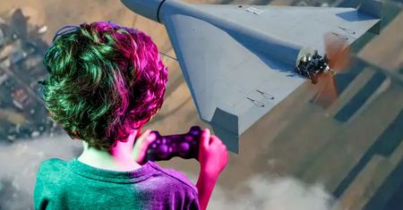 "Piloci przyszłości" Putina. Najmłodsi mają dziś 7 lat i już uczą się obsługi dronów