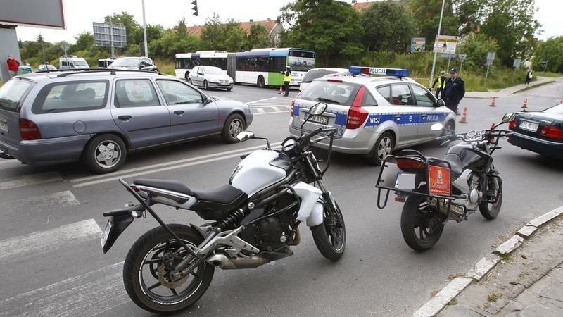 Na ulicy Hożej często dochodzi do kolizji, a nawet wypadków. Nowa organizacja ruchu być może poprawi bezpieczeństwo.