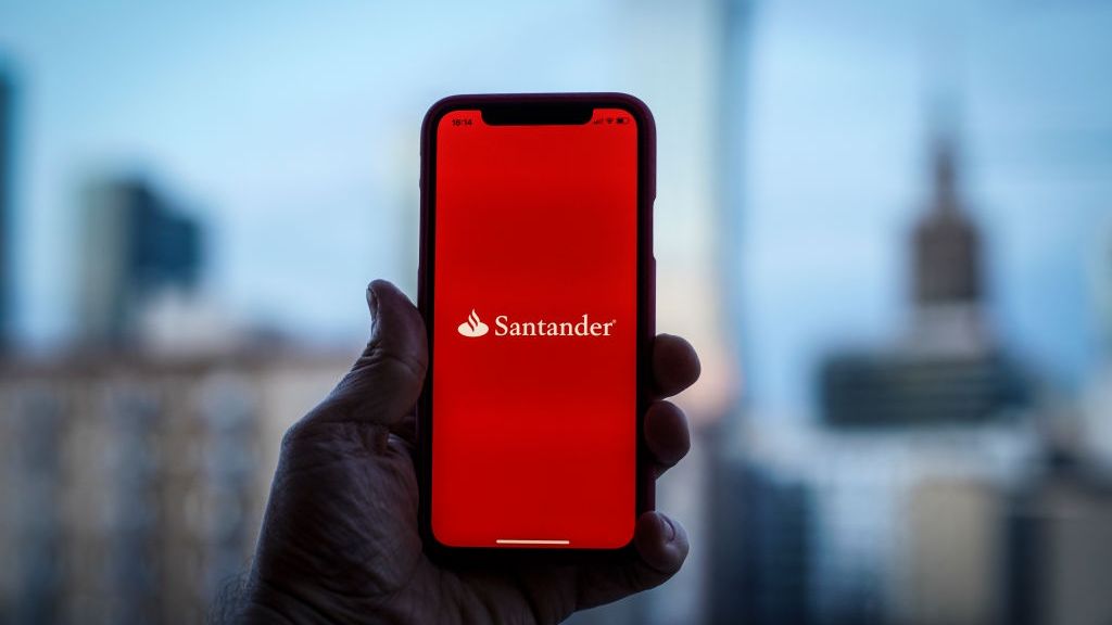 Uwaga na fałszywe SMS-y podszywające się pod Santander Bank.