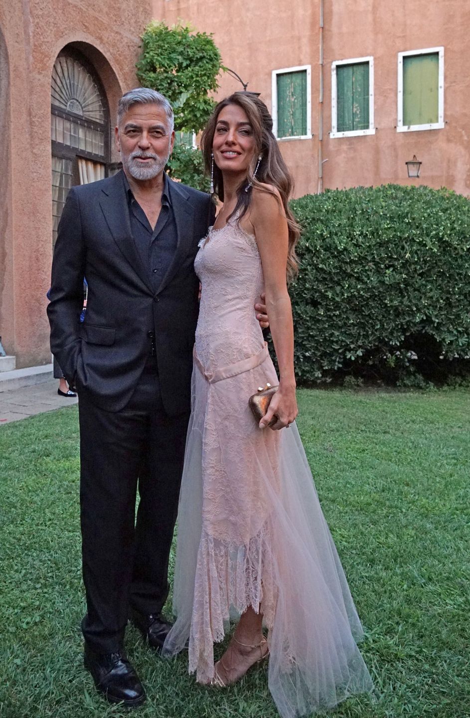 George i Amal Clooney na 80. edycji Międzynarodowego Festiwalu Filmowego w Wenecji