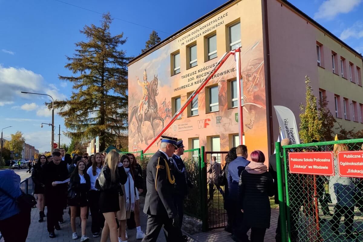 Historyczne odsłonięcie muralu we Włodawie