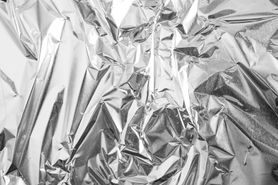 Czym zastąpić folię aluminiową? Sprawdzone porady