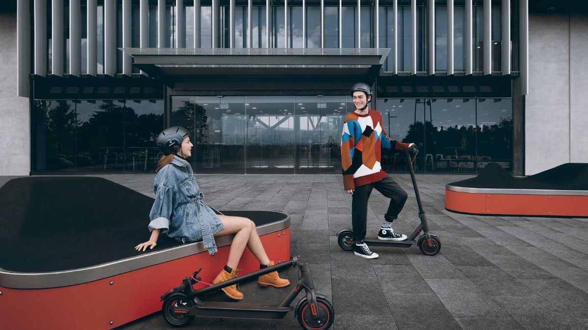 Kup hulajnogę Xiaomi Mi Electric Scooter Pro, plecak gadżetów dostaniesz w prezencie 1