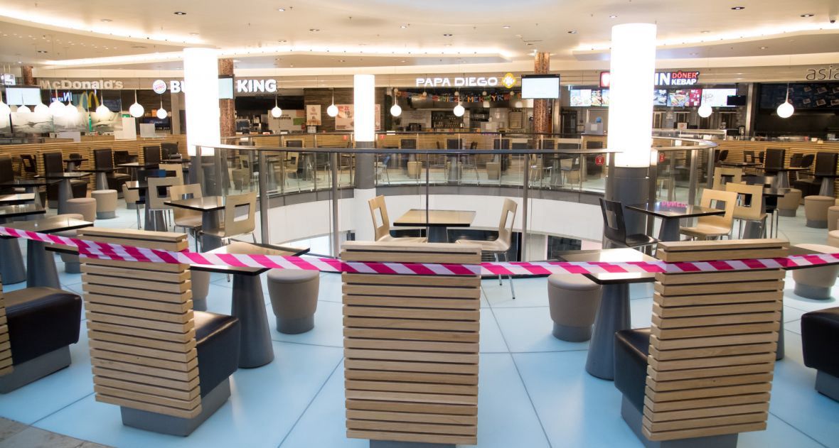 Zamknięte galerie handlowe, restauracje, salony fryzjerskie. Ponad  4,5 mln ludzi nie pracuje, a jeśli już pracują, to w niewielkim wymiarze 