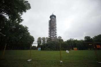 Katowice: Ruszył remont wieży spadochronowej w Parku Kościuszki