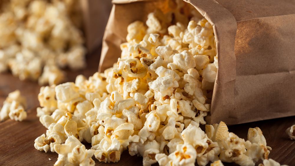 Popcorn do przygotowania w mikrofalówce o niskiej zawartości tłuszczu i sodu
